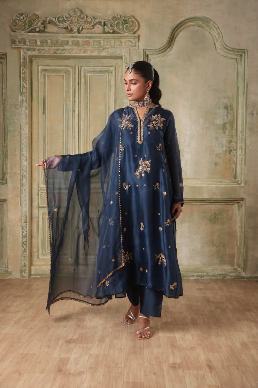 ZAR-RANG BLUE PHOOL KURTA SET