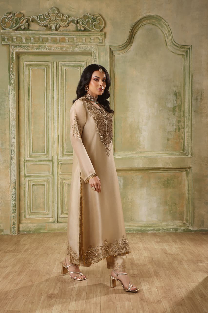 ZAR-RANG IVORY STRAIGHT KURTA SET